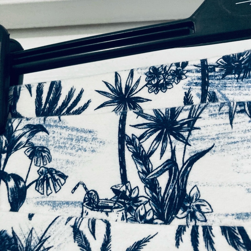 Tropical Print Biker Shorts - Picture 5 of 9